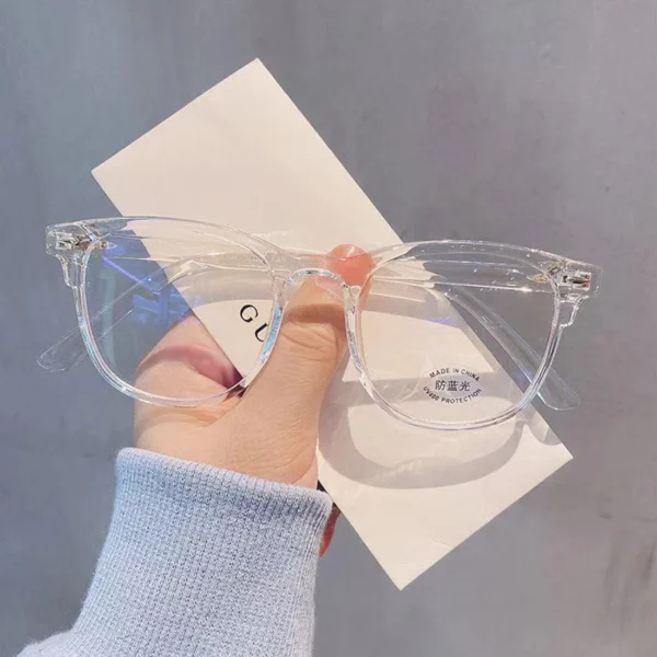 lunettes élégantes avec monture transparente